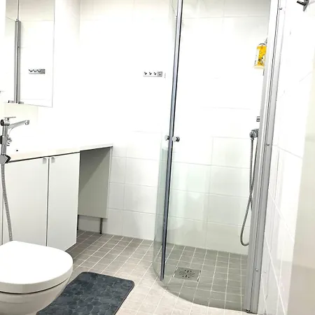 Lovely Near Center *